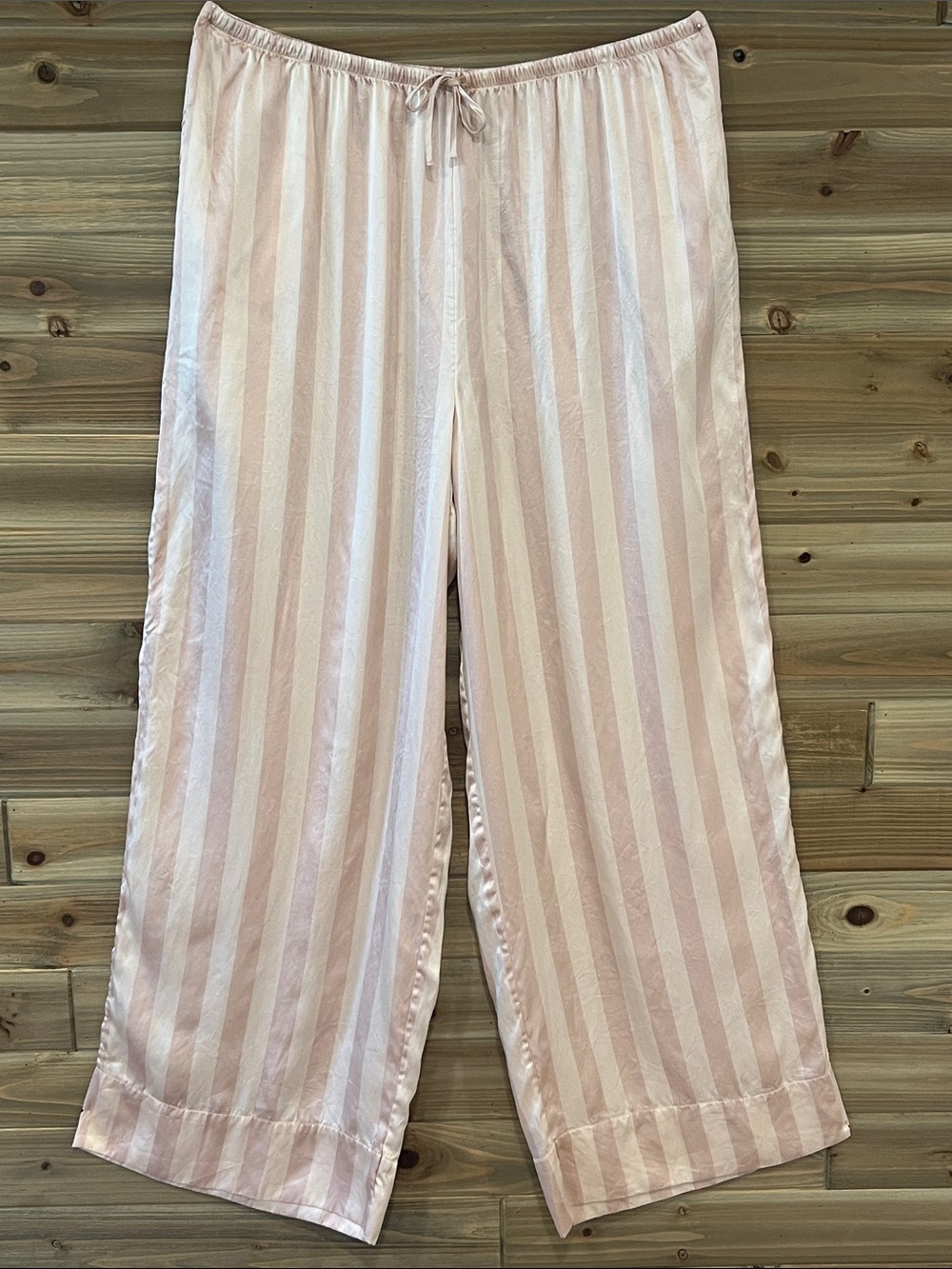 VICTORIA’S SECRET Washable Silk High-Rise Pant
